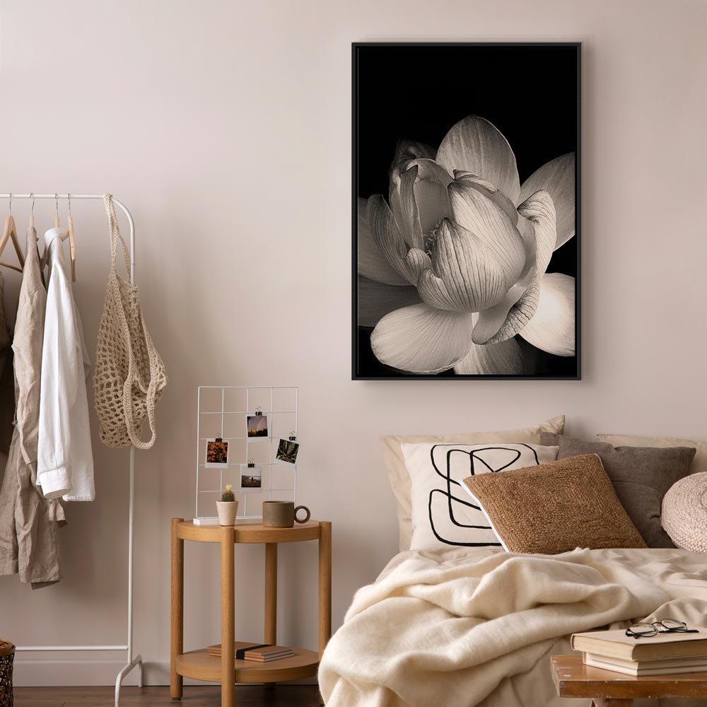 Leinwandbild Weißer Lotus auf schwarzem Hintergrund – Bild 17